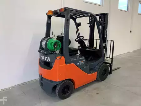 Gas truck 2010  Toyota 8FGF 15 (6)