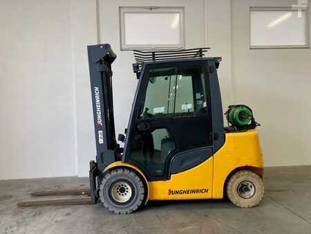 Gázüzemű targoncák 2011  Jungheinrich TFG 430s (5)
