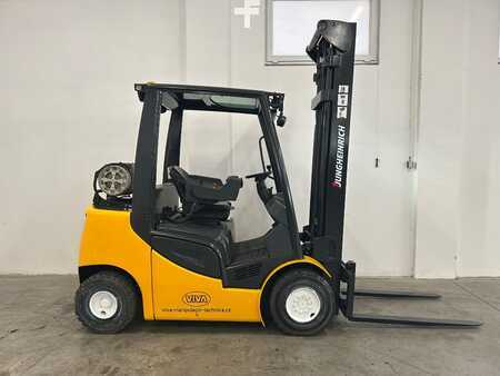 Propane Forklifts 2014  Jungheinrich TFG 425s (2)