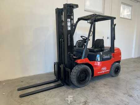 Diesel truck 2003  Toyota 02-7FDF30 (4)