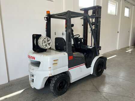 LPG VZV 2007  Nissan UGL02A35DE (1)