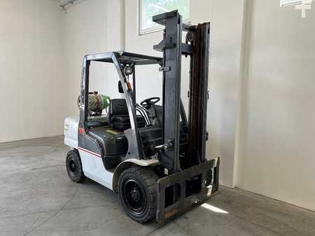 LPG VZV 2007  Nissan UGL02A35DE (3)