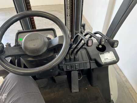 LPG VZV 2007  Nissan UGL02A35DE (7)