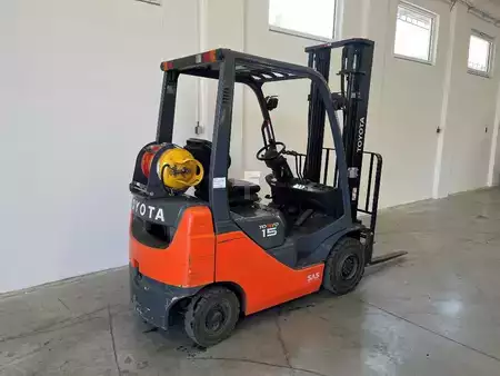 Gas truck 2015  Toyota 02-8FGF15 (2)