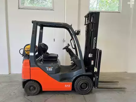 Gas truck 2015  Toyota 02-8FGF15 (5)