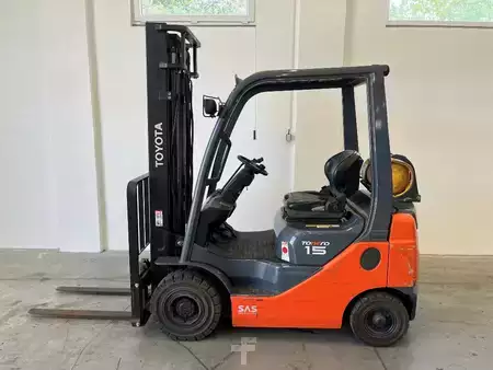 Gas truck 2015  Toyota 02-8FGF15 (8)