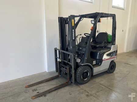 Gas truck 2012  Nissan P1F1A15D (7)