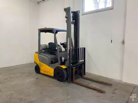 Gázüzemű targoncák 2018  Jungheinrich TFG 320s (2)