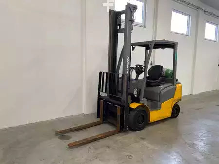 Gázüzemű targoncák 2018  Jungheinrich TFG 320s (4)