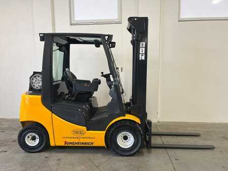 Propane Forklifts 2013  Jungheinrich TFG 425s (2)