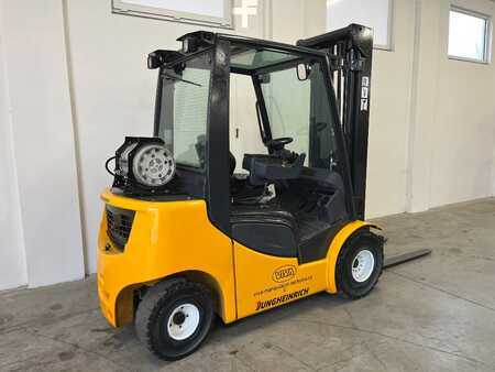 Propane Forklifts 2013  Jungheinrich TFG 425s (3)