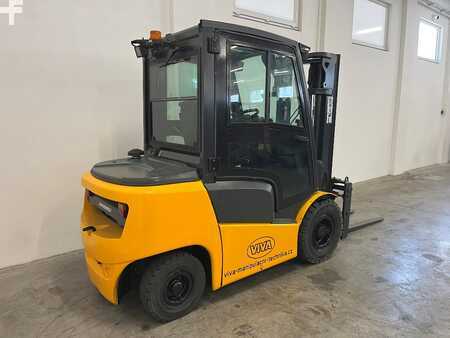 Carretilla elevadora diésel 2017  Jungheinrich DFG 425 (1)