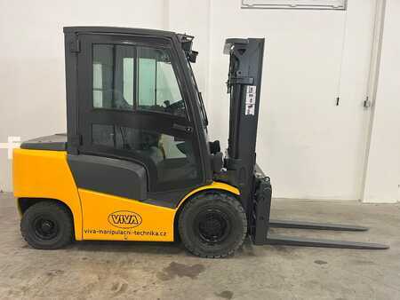 Carretilla elevadora diésel 2017  Jungheinrich DFG 425 (5)