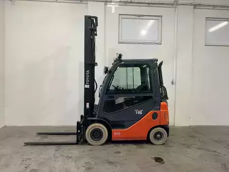 Gas truck 2015  Toyota 02-8FGF15 (1)