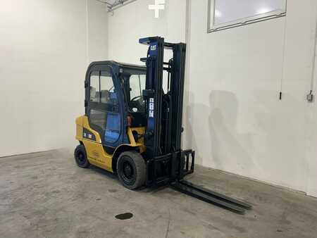 Empilhador a gás 2004  CAT Lift Trucks GP 25 N (1)