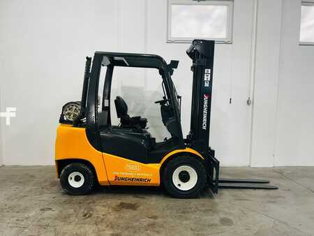 Gázüzemű targoncák 2008  Jungheinrich TFG 430 (2)