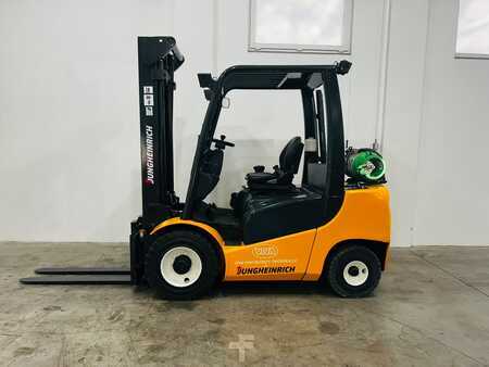 Gázüzemű targoncák 2008  Jungheinrich TFG 430 (5)