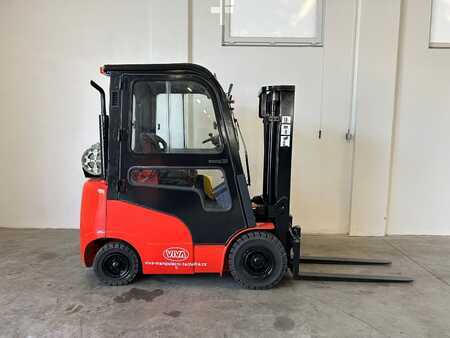 Treibgasstapler 2013  Heli CPQD 18 (5)