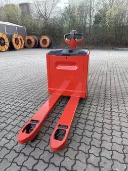Niederhubwagen 2011  Linde T20 (1)