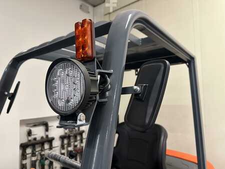 Sähkö - 4 pyör 2025  ELEVATORI VERONESE CPD35 li-ion (14)