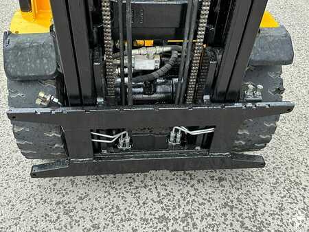 Dieselstapler 2008  Yale GDP25 (11)