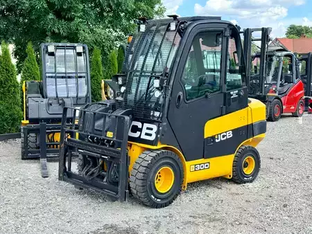 Tugger-train-trailer 2019  JCB Teletruk TLT30D (4)