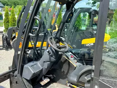 Tugger-train-trailer 2010  JCB Teletruk TLT30 (8)