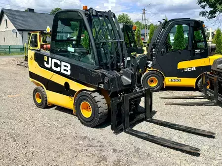 Tugger-train-trailer 2011  JCB Teletruk TLT30 (1)