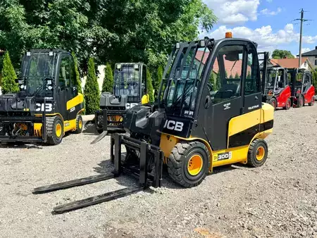 Tugger-train-trailer 2011  JCB Teletruk TLT30 (2)