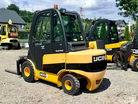 Tugger-train-trailer 2011  JCB Teletruk TLT30 (4)