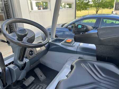 Carrelli elettrici 4 ruote 2016  Jungheinrich EFG 540 (4)