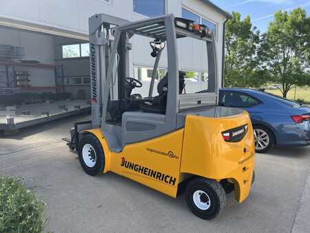 Carrelli elettrici 4 ruote 2016  Jungheinrich EFG 540 (7)