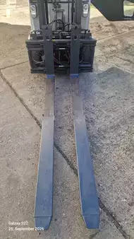 LPG Forklifts 2017  Still RX70-25T (12)