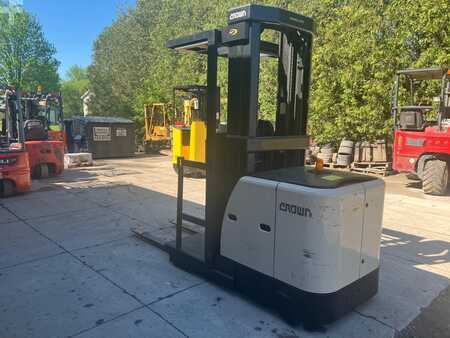 Vertical order pickers 2012 Crown SP3520-30 (2)