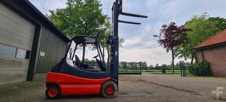 Eléctrico - 4 rodas 1994  Linde E30 (9)