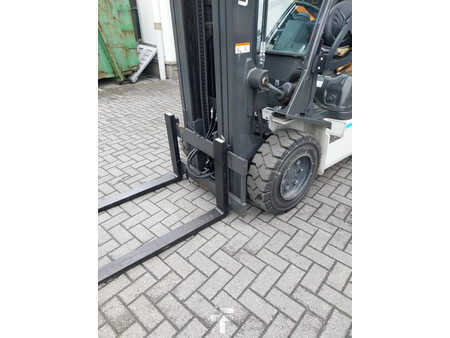 Carrelli elevatori diesel 2019  Unicarriers YG1D2A30Q (6)
