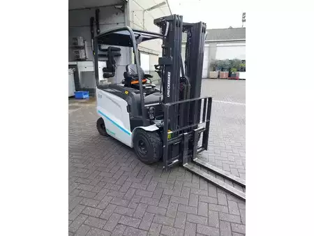 Eléctrica de 4 ruedas 2021  Unicarriers MX 25 (2)