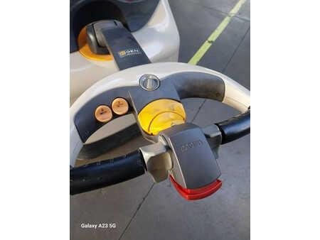 Apilador eléctrico 2017  Crown ESi40001.6TT (6)