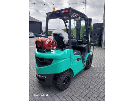 Carretilla elevadora GLP 2022  Mitsubishi FG 25 N (3)