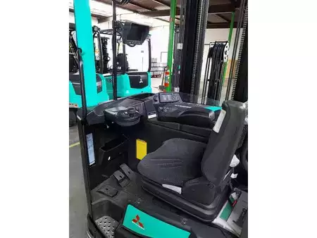 Skyvemast 2023  CAT Lift Trucks NR20N2H (6)