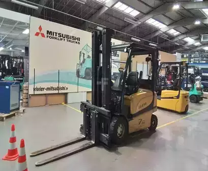Elektrisk- 4 hjul 2013  Yale ERP30VL (2)