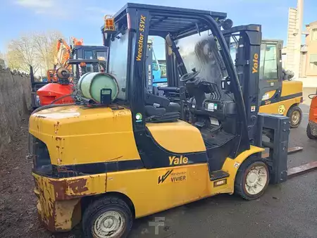 Carelli elevatori compatti 2015  Yale GLC55VX (3)