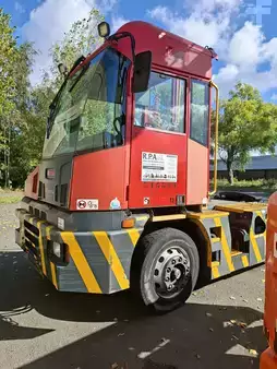 Tugger-train-trailer 2016  Kalmar T2 (1)