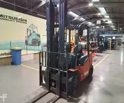 LPG Forklifts 2013  Heli CPYD35 (5)