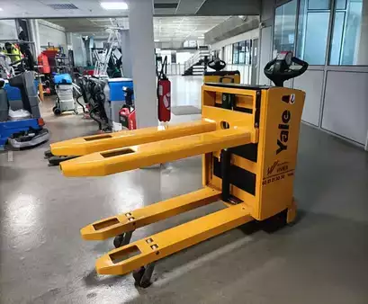 Transpallet elettrici 2017  Yale MP20DL (4)
