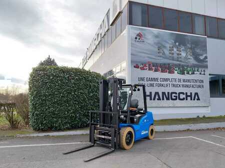 Eléctrica de 4 ruedas 2025 HC (Hangcha) XE30i ( CPD30-XEY2HA-SI ) (1)