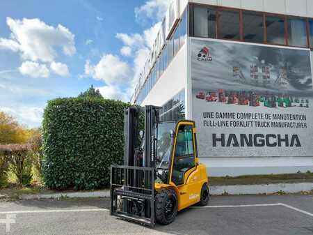 Eléctrica de 4 ruedas 2025 HC (Hangcha) XE30Hi ( CPD30-XEY2H2-SI ) (1)