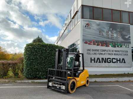 Elektryczne 4-kołowe 2025 HC (Hangcha) XE40Ci (CPD40-XEXY2-SI) (1)