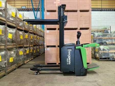 VZV s plošinou pro řidiče 2025  HC (Hangcha) CDD16-XT1S-SiL (7)