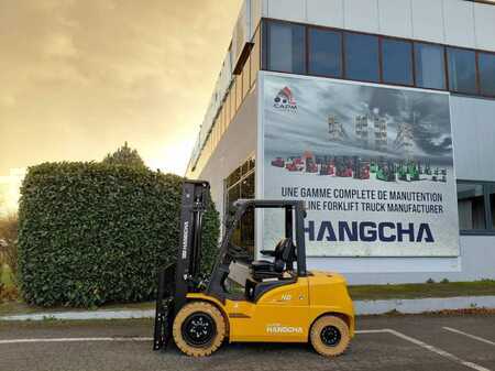 Sähkö - 4 pyör 2025  HC (Hangcha) XE40Ci (CPD40-XEXY2-SI) (3)